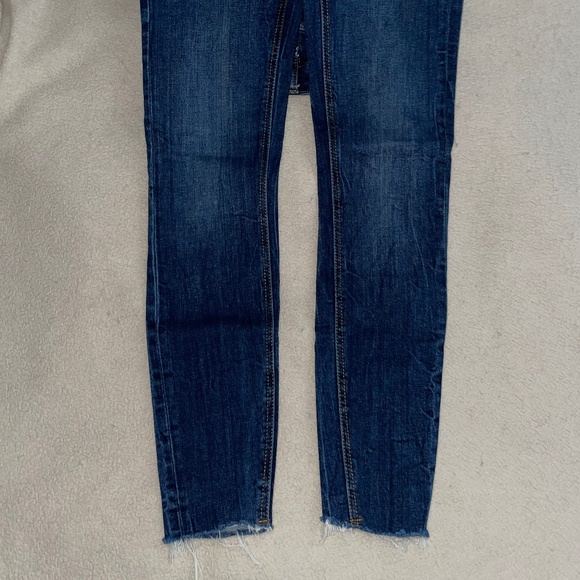 Zara Skinny Raw Hem Dark Wash Jeans - Picture 6 of 6